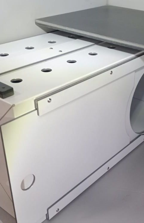 Transportín, Jaula de Contención y Arenero para Gatos en Hospitalización Veterinaria